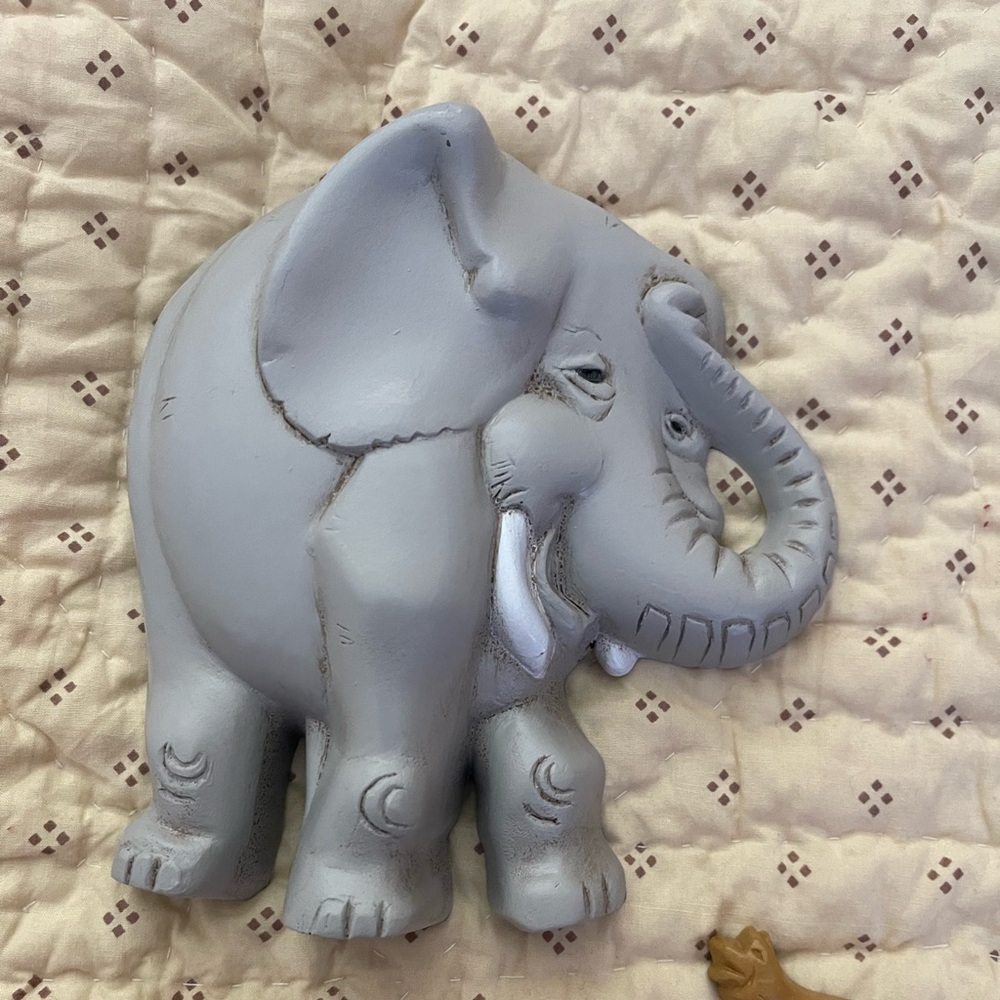 Perfect for a baby nursery or a toddler. Jungle animals.